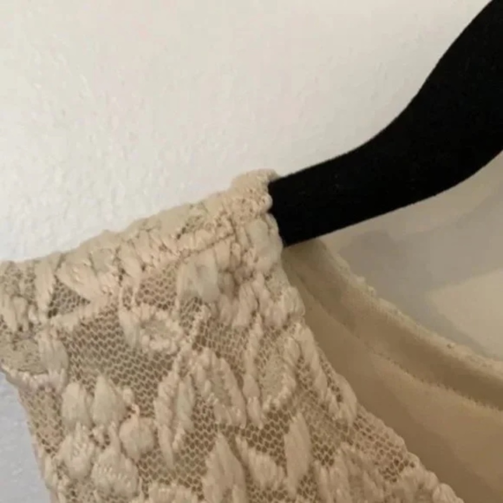 Lace Crop Top - Picture 3 of 3